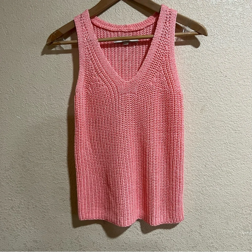 LOFT pink knit sweater vest Barbiecore